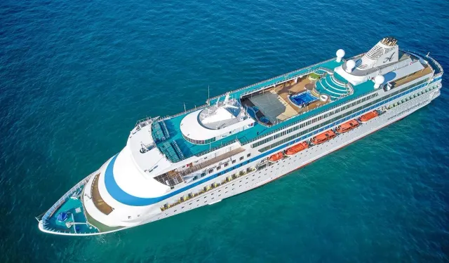 Rus turistler kruvaziyerle Alanya'ya geldi