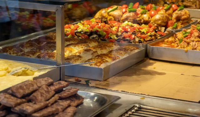 Alanya'da "Her şey dahil" tartışması: İsraf ve vazgeçme zorluğu