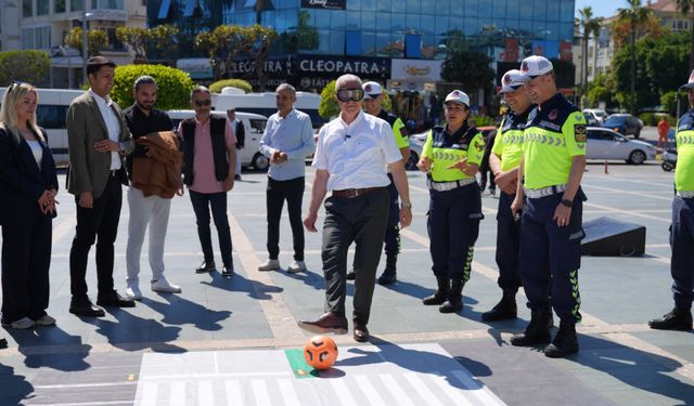Başkan Özçelik, Trafik Haftası etkinliklerine katıldı