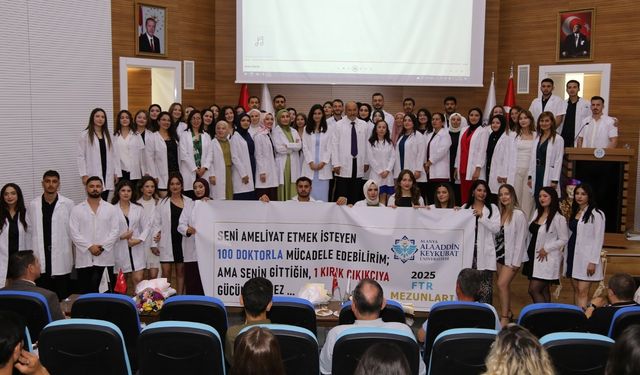 ALKÜ’de büyüklerde yemin, miniklerde mezuniyet heyecanı