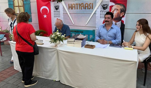 Yazar Feyzi Açıkalın, Alanya'da okurlarıyla buluştu