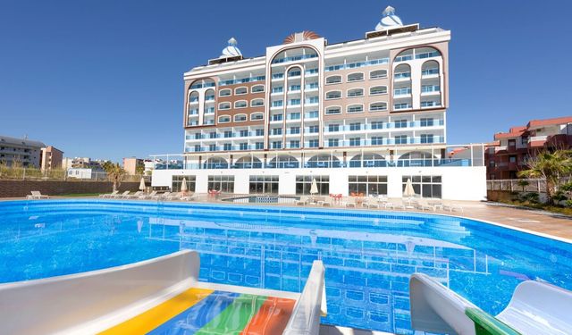 Alanya'da ruhsatsız tesiste yangın: Belediye yetersiz yaptırımlara dikkat çekti