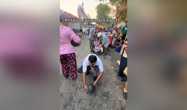 Antalya'da Atatürk hayrına ücretsiz karpuz dağıttı