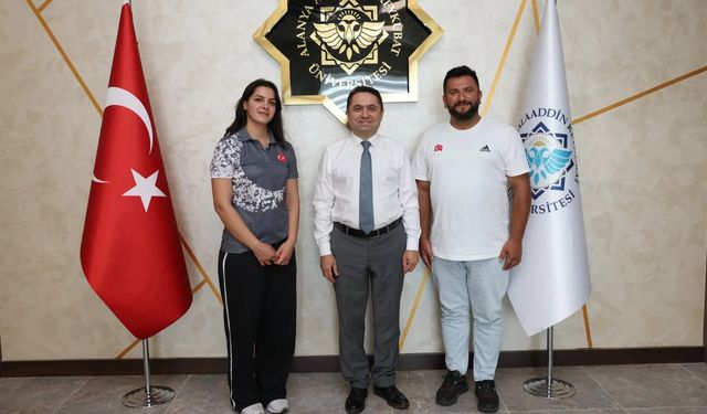 ALKÜ öğrencisi Esra Türkmen, dünya şampiyonu oldu
