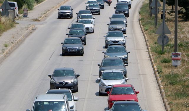 SON DAKİKA! Alanya - Antalya yolunda trafik kilit! Sürücüler sıcaktan bayılacak