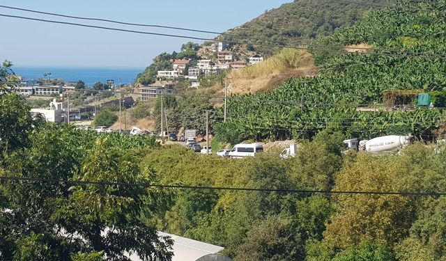 Alanya’nın trafiği kilitlendi! Sirenler susmadı, sürücüler dayanamadı
