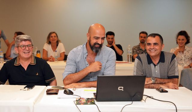 Alanya’da yeni sezonun ilk prömiyeri: "Palto"
