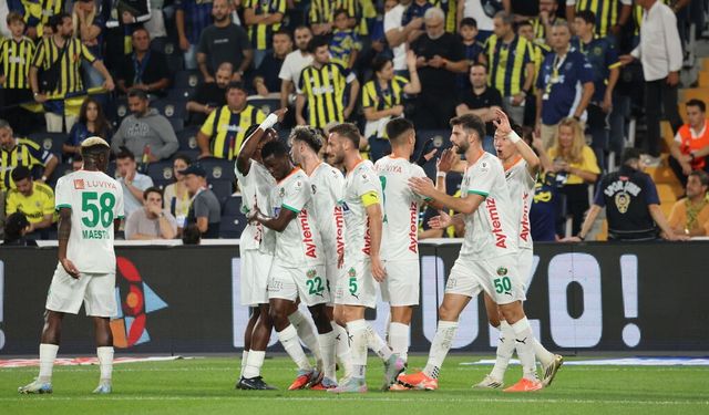 Heyecan dolu maçta gülen taraf çıkmadı: Fenerbahçe-Alanyaspor 2-2
