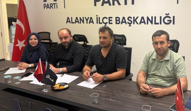 Anahtar Parti Alanya’dan yoğun katılımlı toplantı