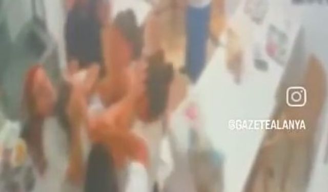 İşte o görüntüler! Alanya’da saç saça baş başa kavga
