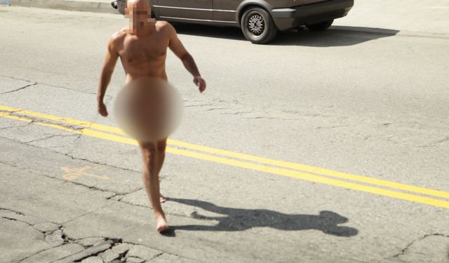 Antalya'da ç*plak şahıs trafiği birbirine kattı