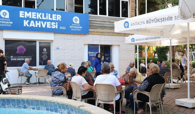 Alanya Emekliler Kahvesi’ne emeklilerden tam not