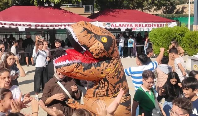 Alanya’daki kermes büyük ilgi gördü
