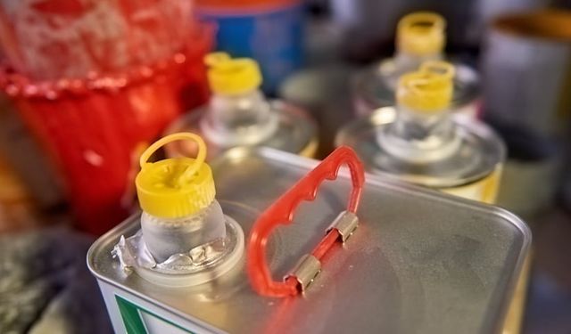 Antalya'da dehşet anları: Tinerle kendini yakmaya kalkıştı!