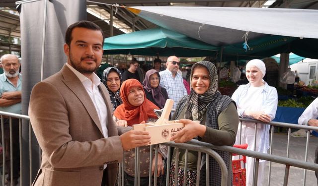 "Zeytin toplamaya gelmedik" demişti: Zavlak halkın yanında, aparatlar dağıtıldı