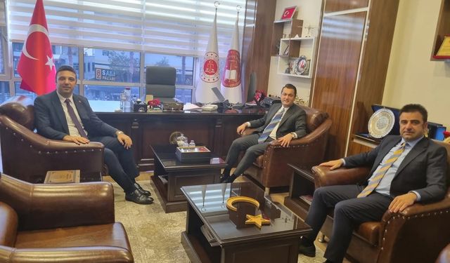 Kaymakam Öztürk, komşuya ziyarete gitti