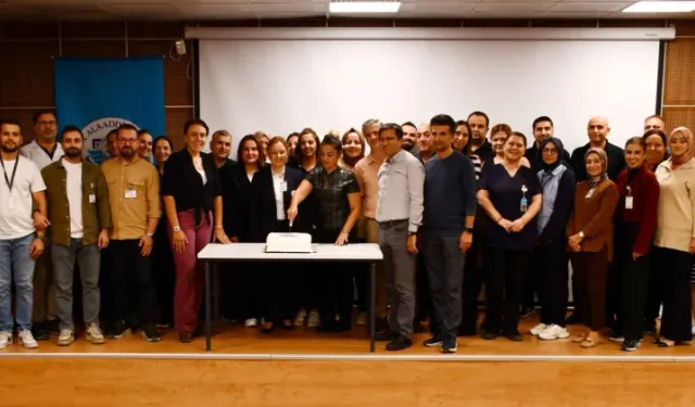 Alanya’da tıbbi sekreterlere sürpriz kutlama