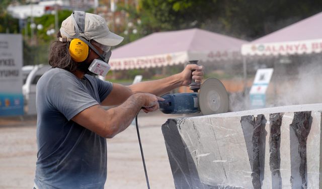 Alanya Taş Heykel Sempozyumu devam ediyor