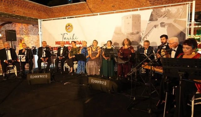 Tarih ve müzik, Alanya Bedesten'de buluştu