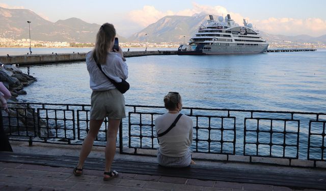 Alanya'ya lüks yolcu gemisiyle gelip gittiler