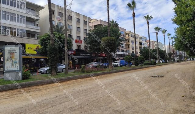Alanya’da tek eziyetle kalıcı çözüm! İşte Atatürk Caddesi’nin son hali!