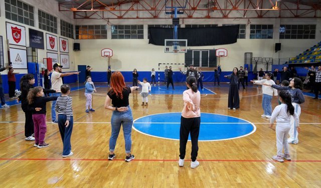 Alanya’da Zeybek Kursları 3’ncü dönemi tamamlandı