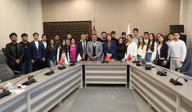 ALKÜ’de iki tecrübeli isim öğrencilerle buluştu