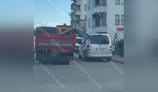 Alanya'da korkunç ihmal! Ya birinin kafasına gelseydi?