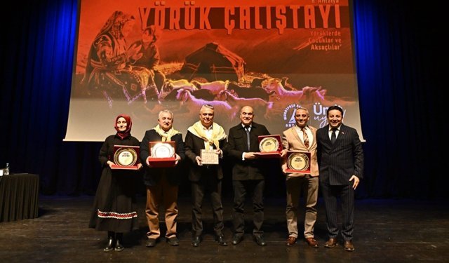 Alanya, Geleneksel Yörük Oyunları ile temsil edildi