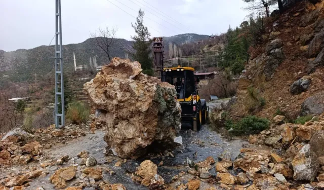 Alanya’da ulaşım seferberliği: Kar ve heyelana geçit yok