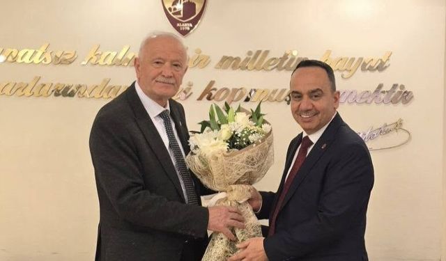 Alanya Esnaf Odası’nda bayrak değişimi: Nuri Demir görevi devretti