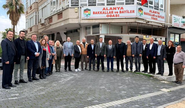 Alanya esnafı "Yeter" dedi: "Borcumuz olmasa kredi mi çekeriz?"