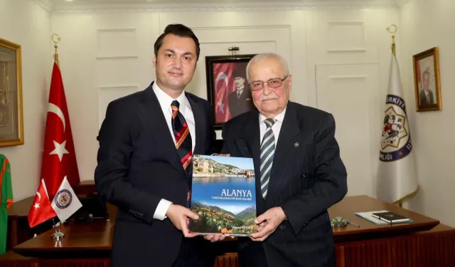 Alanya’nın vefa buluşması: Eski ve yeni yönetim bir arada