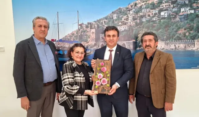 Alanya’da öğrenciler için el ele: THK’dan eğitime anlamlı ziyaret