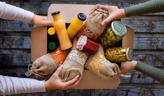 Alanya’da iftar sofrasının bedeli netleşti: Ramazan kolileri raflarda!