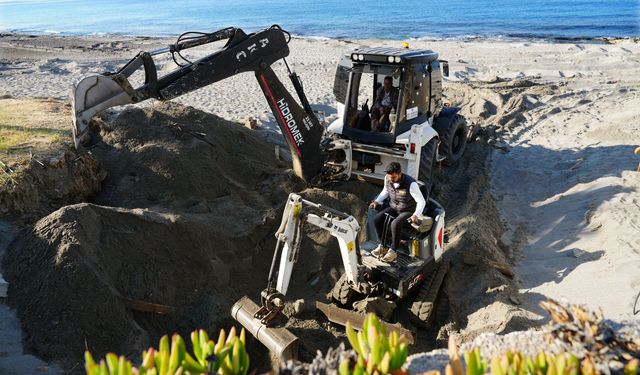 Alanya’da sahil ve alt geçitlerde temizlik çalışması