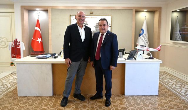 "Muhittin Böcek’in yanındayız, geri adım yok!"