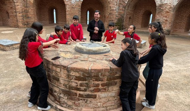 Alanyalı çocuklar mirasın izini sürüyor: Kale’den Tersane’ye büyük keşif