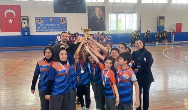 75. Yıl Spor Salonu’nda nefes kesen final