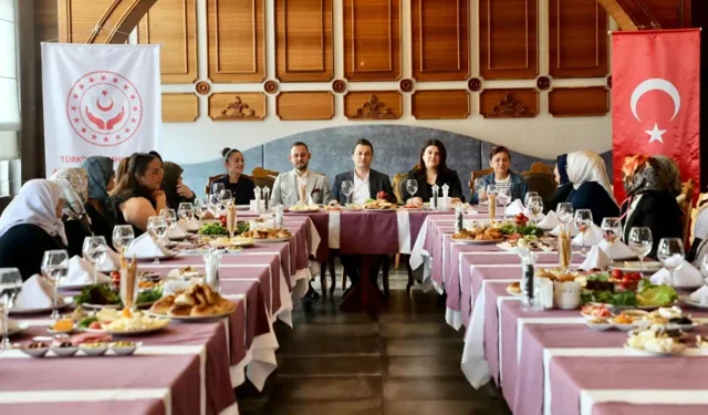 Alanya protokolünden şehit annelerine vefa sofrası