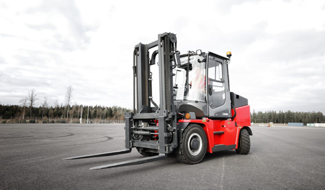 EMF İstif ile Ağır Tonajlı Yükler İçin Uygun Kiralık Forklift Seçenekleri