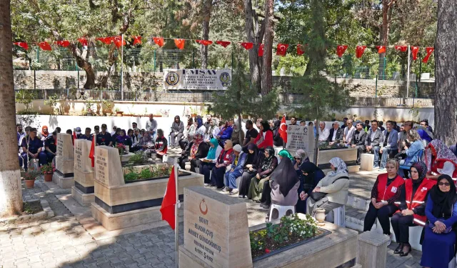 Zekeriya Zencirli, kabri başında anıldı