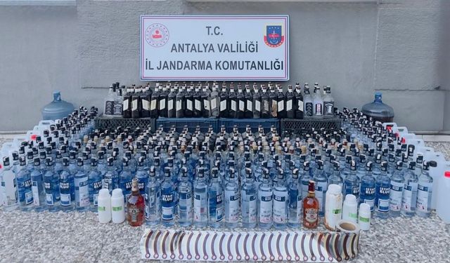 Komşuda kaçak alkol operasyonu: Depo dolusu ürün ele geçirildi
