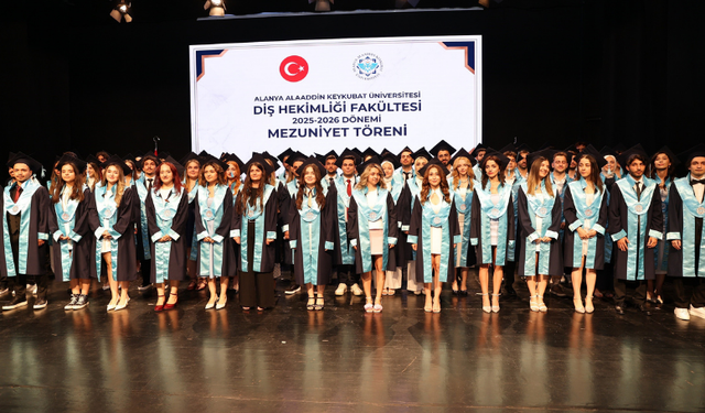 ALKÜ’lü genç diş hekimleri yemin etti