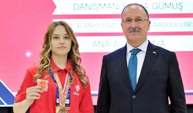Alanya’nın gurur günü: Genç dehalardan Türkiye derecesi