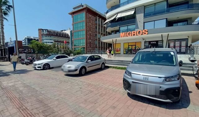 Alanya’da kaldırım işgali tepki çekiyor