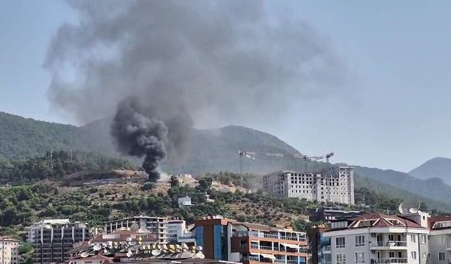 SON DAKİKA! Alanya Cikcilli'de inşaat yangını korkuttu
