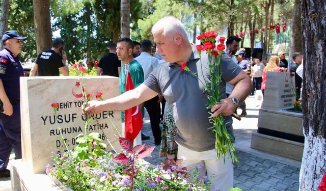 Alanya’nın kahramanlarına vefa: ALTSO’dan şehitlik ziyareti