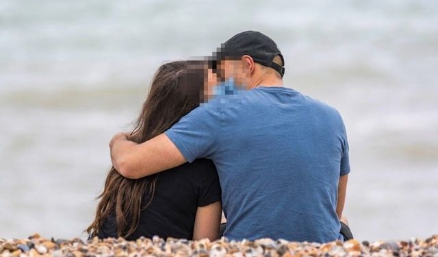 Sahilde yakınlaşınca tepki çektiler: "Çocuklarımız var"