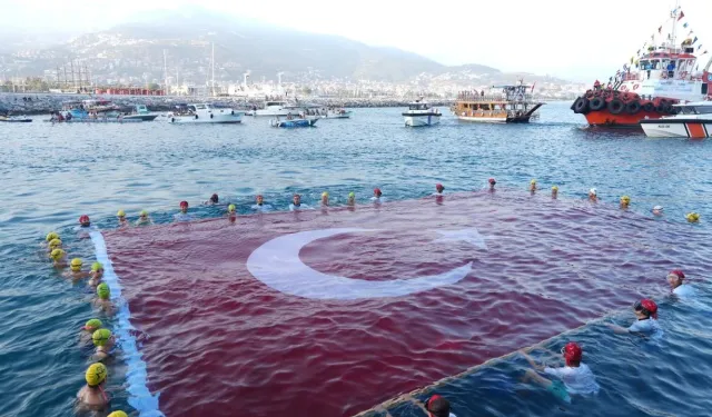 Alanya'da 30 Ağustos coşkusu denizde yaşanacak